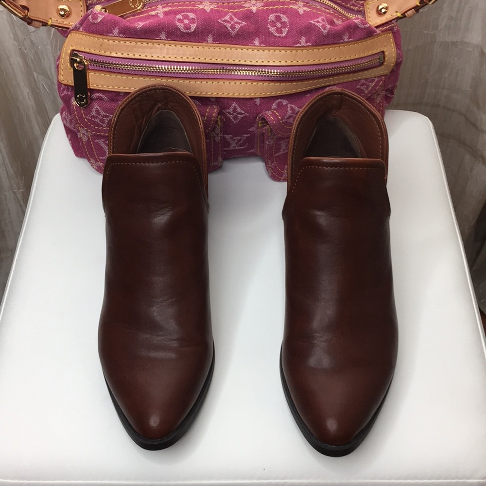 Ankle boots brown pointed toe